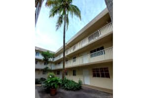 6115 NW 186th St, Hialeah, FL 33015, Sold 02/20/20