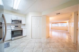 6115 NW 186th St, Hialeah, FL 33015, Sold 02/20/20