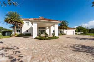 15381 SW 25th St, Davie, FL 33326, Sold 08/18/20