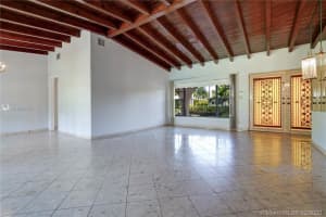 118 W 3rd Ct, Miami Beach, FL 33139, Sold 07/22/20