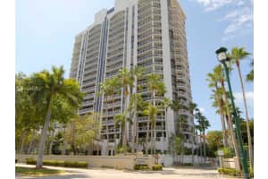 3600 Yacht Club Dr, Aventura, FL 33180, Sold 07/28/21