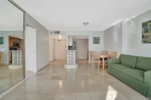 345 Ocean Dr, Miami Beach, FL 33139, Sold 07/24/20