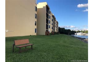 3440 NE 192 St #3qa, Miami, FL 33180, Sold 09/29/20