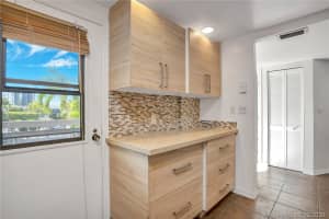 20400 W Country Club Dr, Aventura, FL 33180, Sold 05/28/20