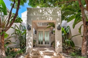 61 Island Dr, Key Biscayne, FL 33149, Sold 06/04/21