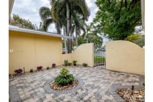 8014 SW 29th St, Davie, FL 33328, Sold 03/19/20