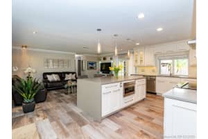 8014 SW 29th St, Davie, FL 33328, Sold 03/19/20