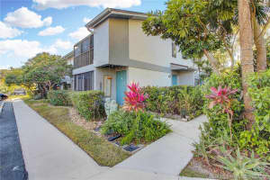 2713 S Oakland Forest Dr, Oakland Park, FL 33309, Sold 04/03/20
