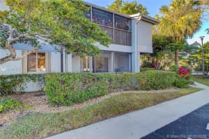 2713 S Oakland Forest Dr, Oakland Park, FL 33309, Sold 04/03/20