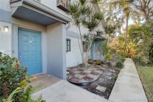 2713 S Oakland Forest Dr, Oakland Park, FL 33309, Sold 04/03/20