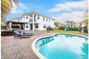 9820 NW 8th St, Miami, FL 33172, Sold 06/19/20