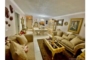 1855 W 62nd St E131, Hialeah, FL 33012, Sold 11/02/20