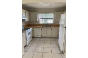 1314 White Pine Dr 8-b, Wellington