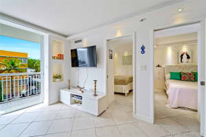 401 Ocean Dr, Miami Beach, FL 33139, Sold 05/22/20