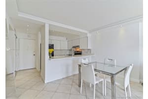 401 Ocean Dr, Miami Beach, FL 33139, Sold 05/22/20