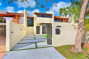 10445 SW 80th St, Miami, FL 33173, Sold 03/26/20
