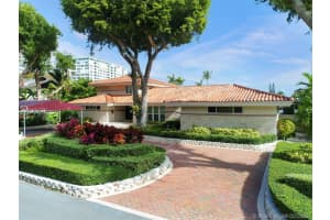 2015 NE 120th Rd, North Miami, FL 33181, Sold 08/26/20