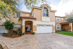 8256 NW 195th Terrace, Hialeah, FL 33015, Sold 06/30/20