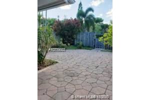 5008 E Lakes Dr, Pompano Beach, FL 33064, Sold 08/21/20