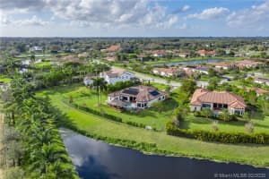 8820 Parkside Estates Dr, Davie, FL 33328, Sold 04/13/20