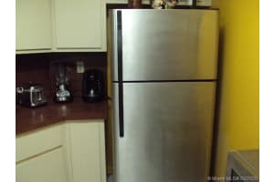 9423 Fontainebleau Blvd APT 209, Miami, FL 33172, Sold 04/07/20