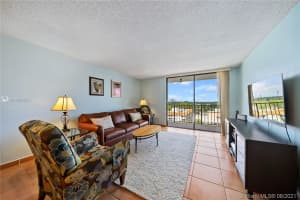 2625 Collins Ave, Miami, FL 33140, Sold 03/10/22