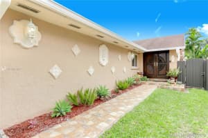 11258 SW 34th Ln, Miami, FL 33165, Sold 04/29/20