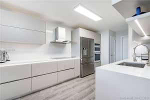 600 Grapetree Dr APT 7FN, Key Biscayne, FL 33149, Sold 01/22/21