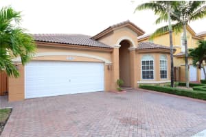 11046 NW 84th St, Doral, FL 33178, Sold 07/31/20