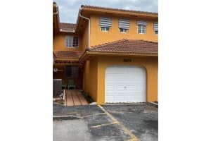 7471 NW 174th Terrace, Hialeah, FL 33015, Sold 04/17/20