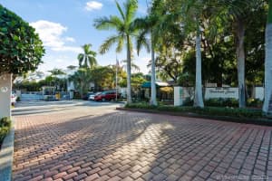 6890 N Kendall Dr APT B402, Pinecrest, FL 33156, Sold 12/29/20