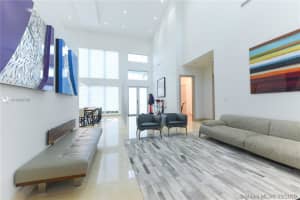 8295 NW 34th St, Doral, FL 33122, Sold 08/26/20