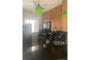 325 Ocean Dr, Miami Beach, FL 33139, Sold 04/13/20