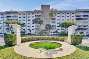 800 NE 195th St, Miami, FL 33179, Sold 01/21/21