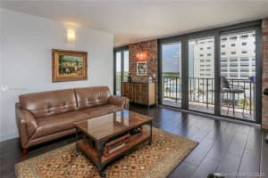 322 Buchanan St, Hollywood, FL 33019, Sold 06/10/20