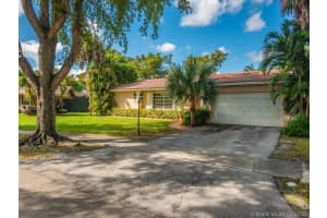 6741 Stonehaven Rd, Miami Lakes, FL 33014, Sold 04/22/20