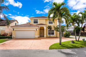 8244 NW 201st St, Hialeah, FL 33015, Sold 04/29/20