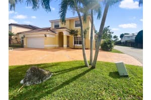 8244 NW 201st St, Hialeah, FL 33015, Sold 04/29/20