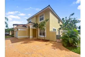 8244 NW 201st St, Hialeah, FL 33015, Sold 04/29/20