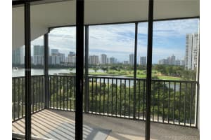 3475 N Country Club Dr, Miami, FL 33180, Sold 09/25/20
