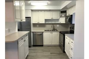 402 NW 87th Ave, Miami, FL 33172, Sold 04/03/20