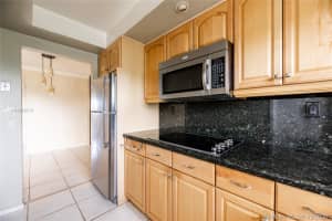 1425 Arthur St #403a, Hollywood, FL 33020, Sold 01/12/21