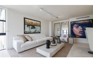 2555 Collins Ave, Miami, FL 33140, Sold 10/23/20