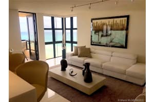 2555 Collins Ave, Miami, FL 33140, Sold 10/23/20