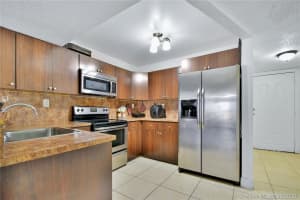 210 W 68th St, Hialeah, FL 33014, Sold 04/17/20