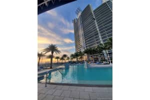 400 Alton Rd, Miami Beach, FL 33139, Sold 10/09/20