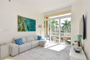 19501 W Country Club Dr, Aventura, FL 33180, Sold 05/28/20