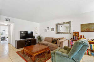 580 Egret Dr, Hallandale Beach, FL 33009, Sold 01/05/21
