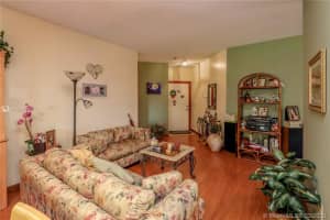 18753 NW 80th Ct, Hialeah, FL 33015, Sold 07/13/20