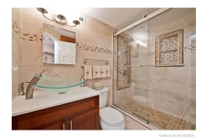 825 Brickell Bay Dr, Miami, FL 33131, Sold 08/07/20
